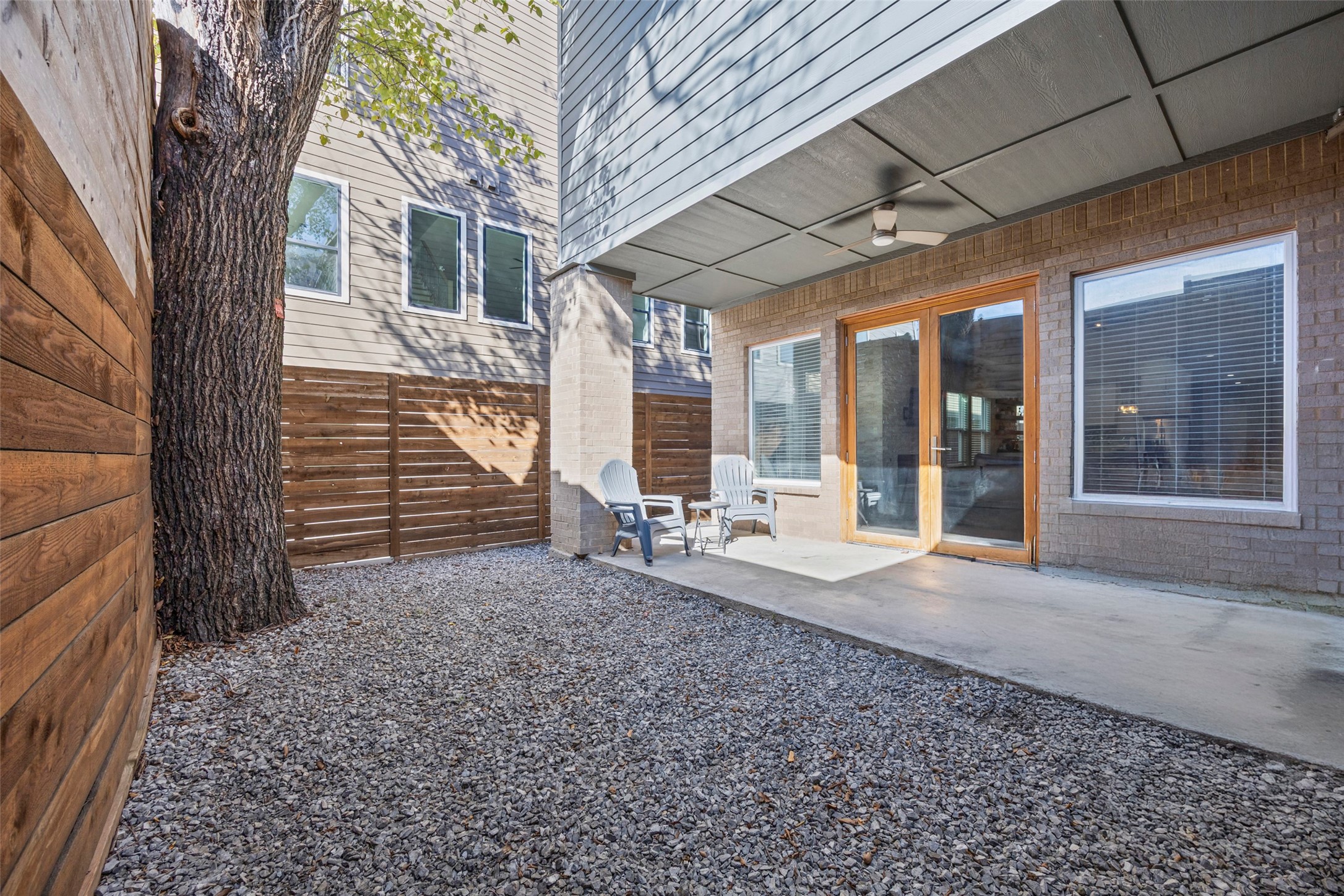 2011 N Prairie Avenue Dallas TX 75204