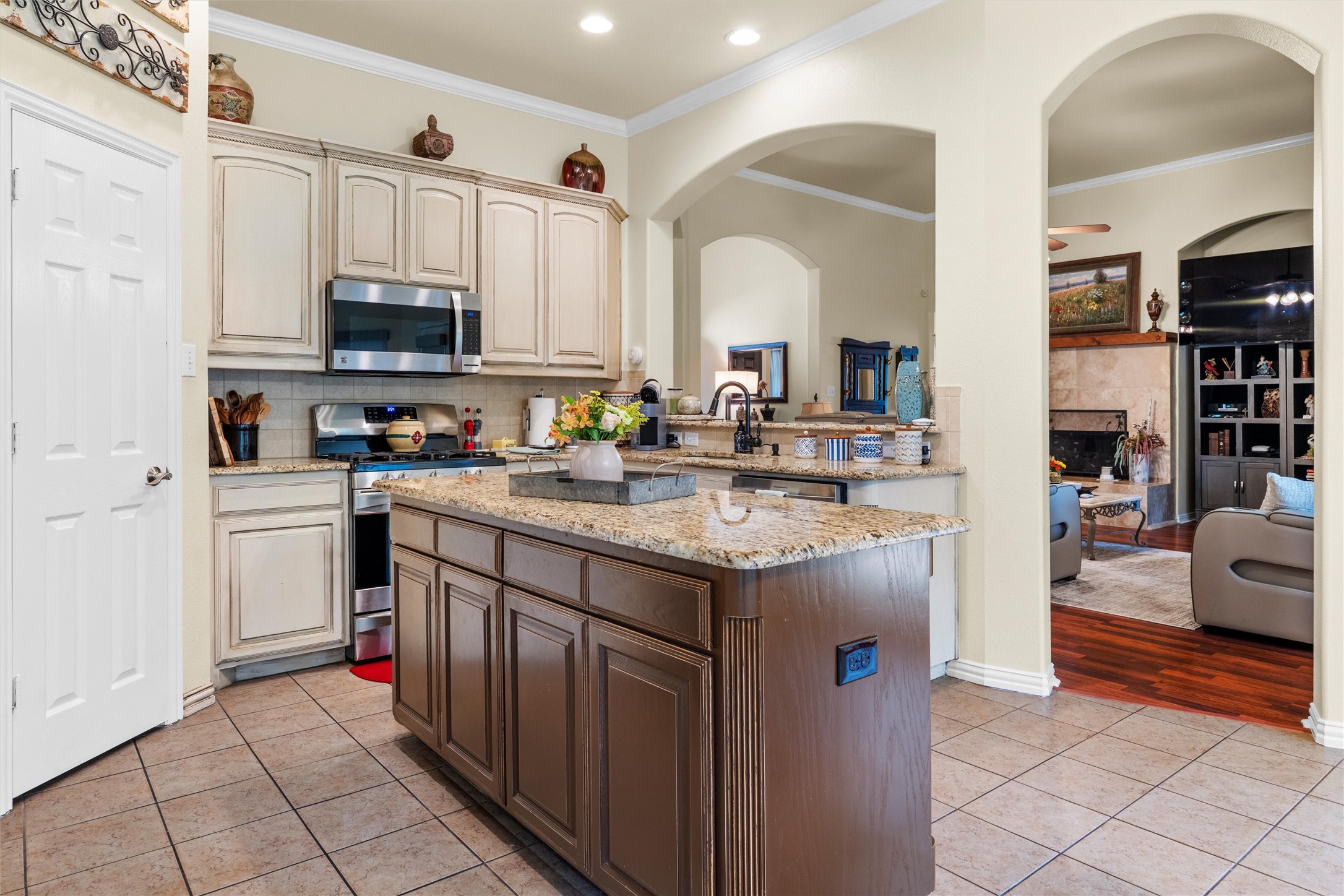 105 Daisey Lane Justin TX 76247