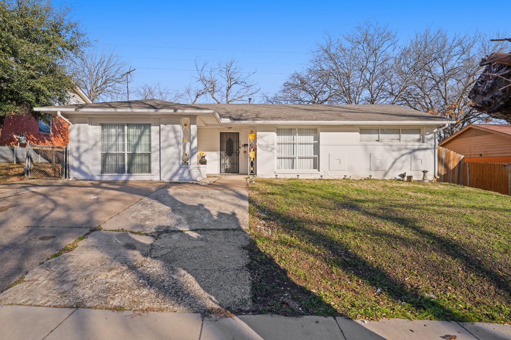 530 W Phillips Court Grand Prairie TX 75051