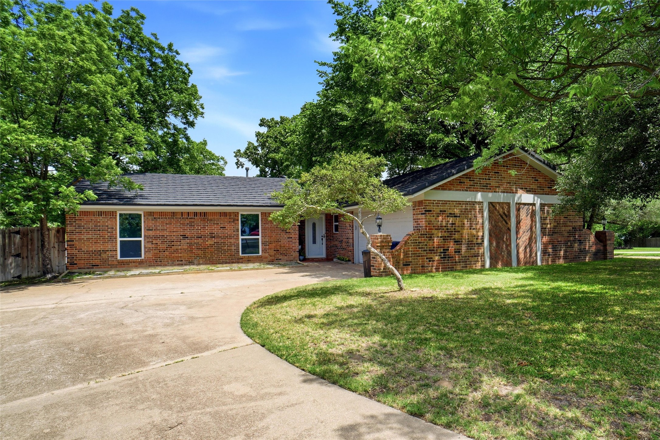 261 Timberlake Drive Azle TX 76020