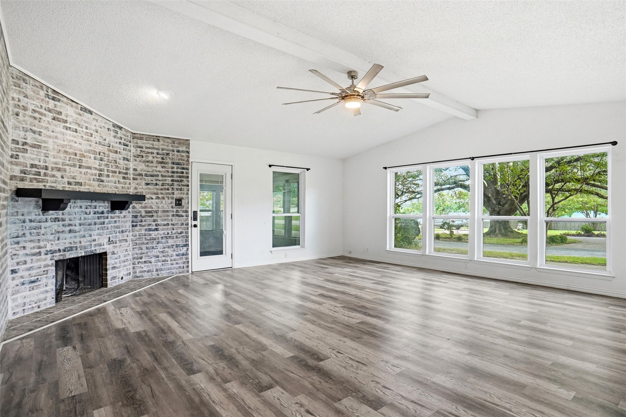 261 Timberlake Drive Azle TX 76020