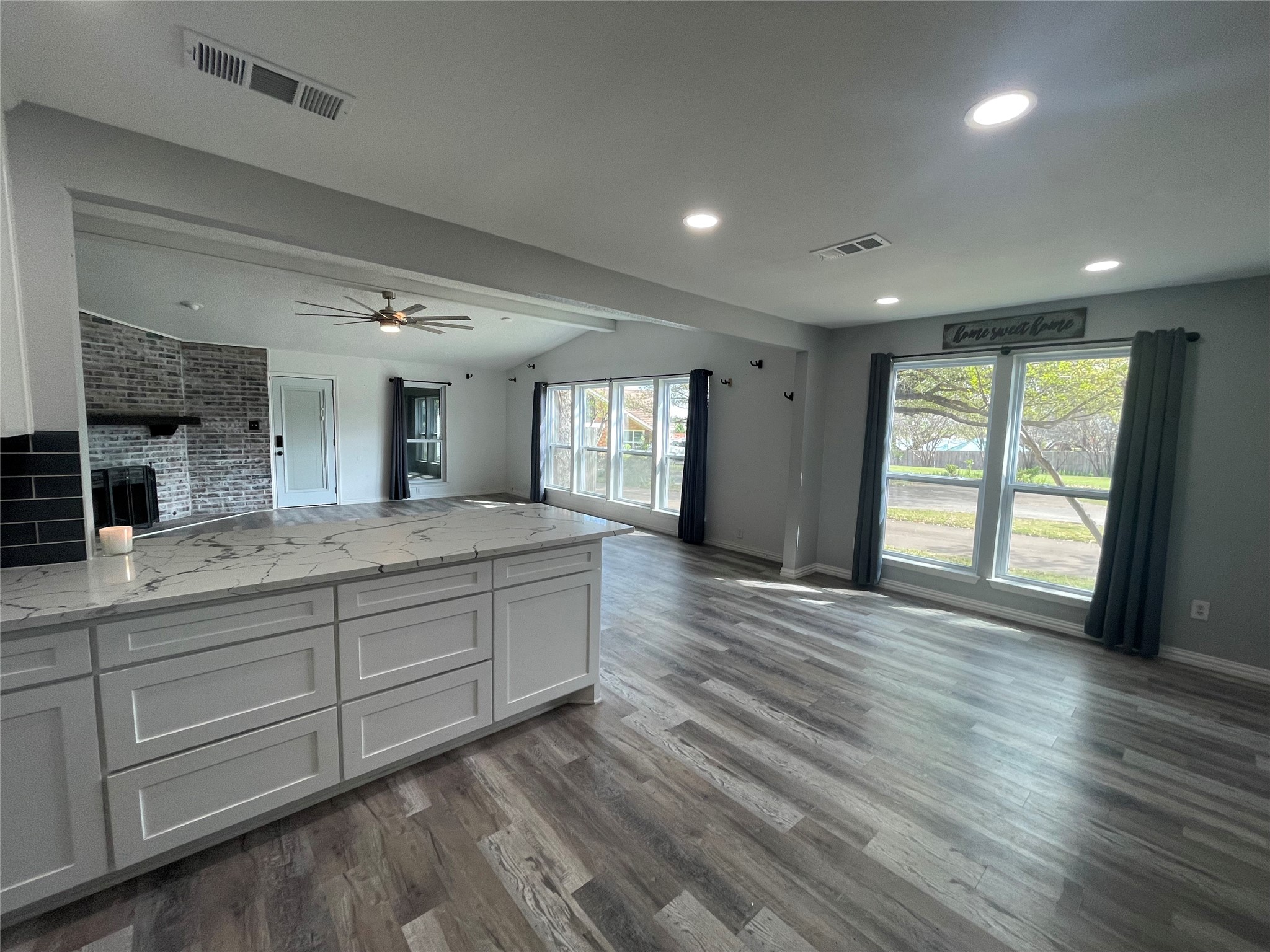 261 Timberlake Drive Azle TX 76020