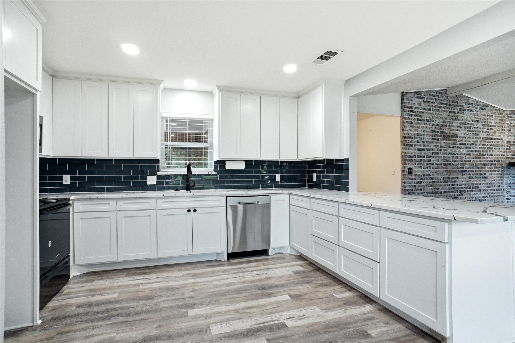 261 Timberlake Drive Azle TX 76020