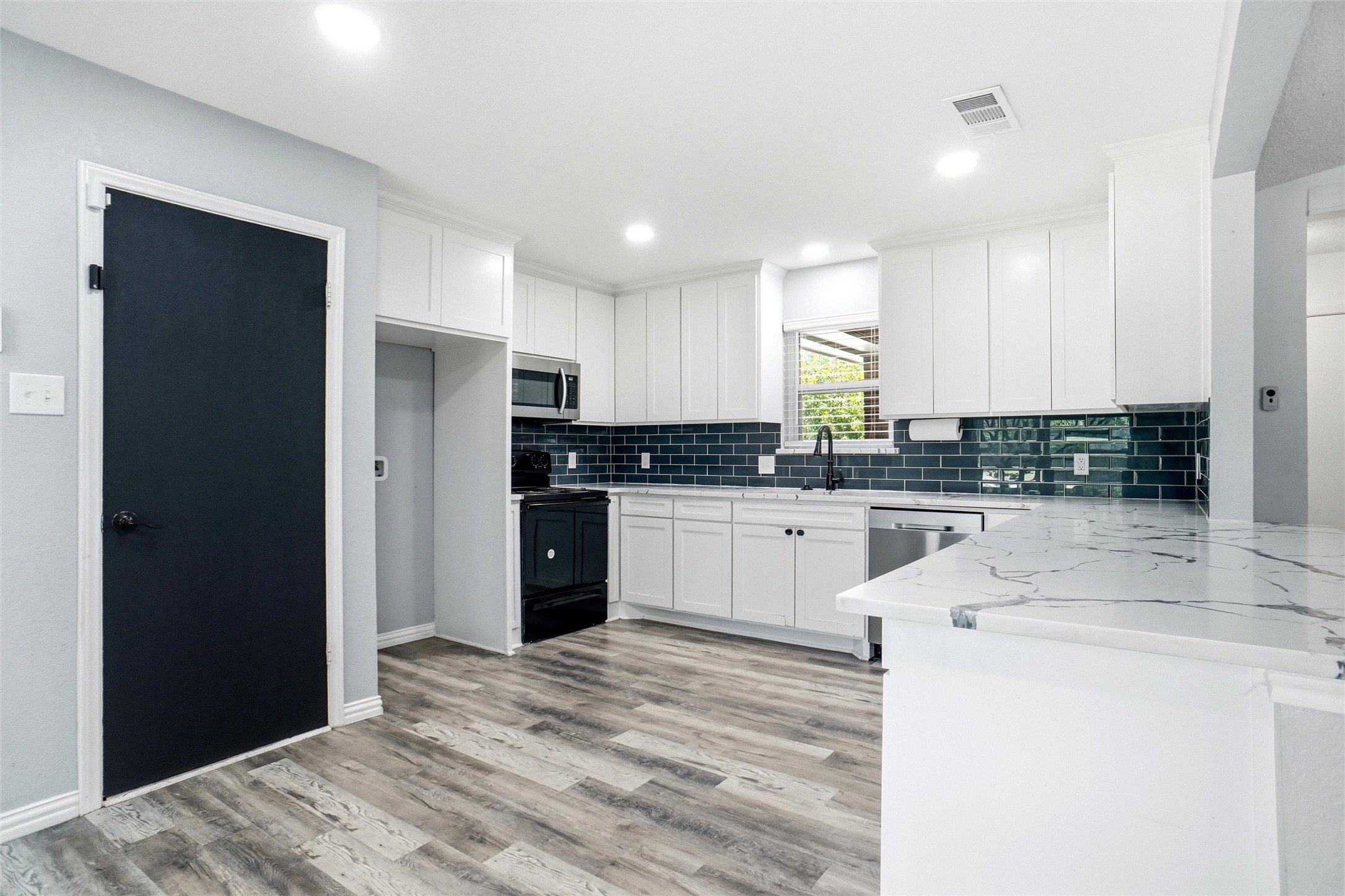 261 Timberlake Drive Azle TX 76020