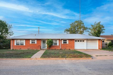 403 W China Street Brady TX 76825