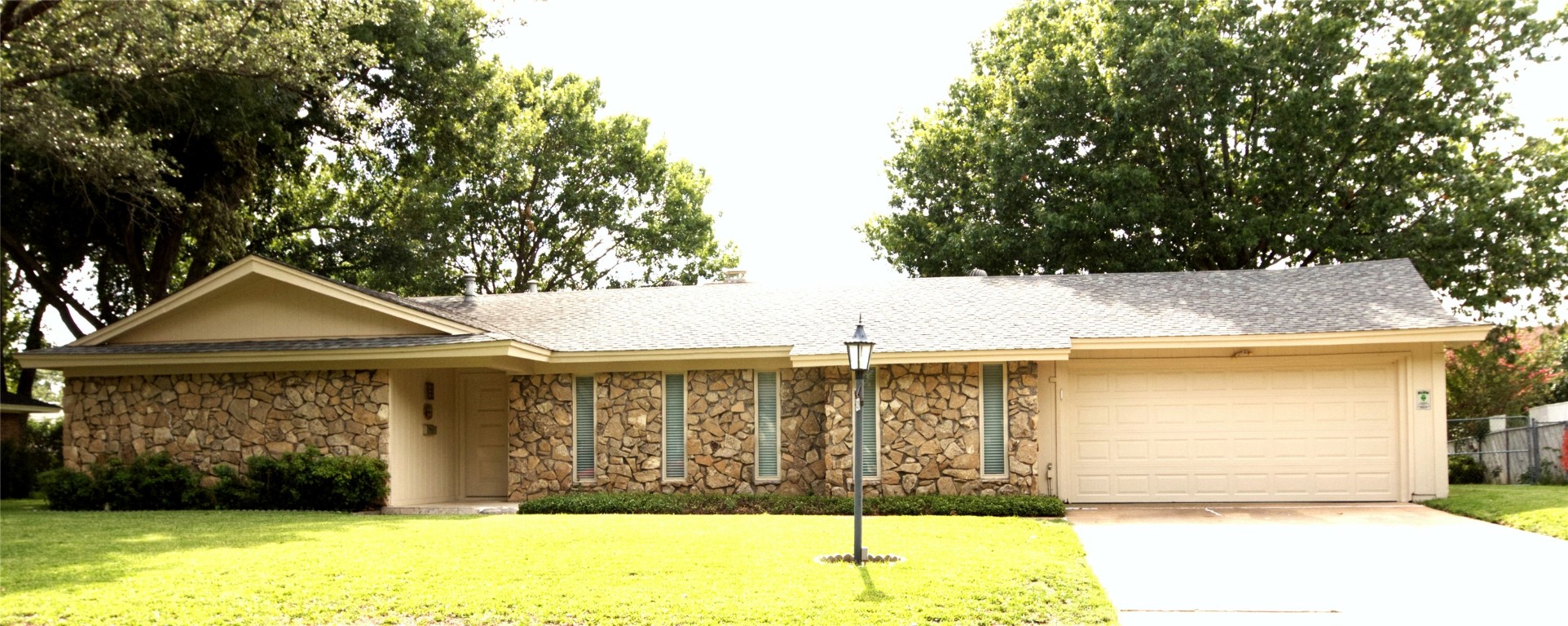 4009 Golden Oaks Drive Haltom City TX 76117