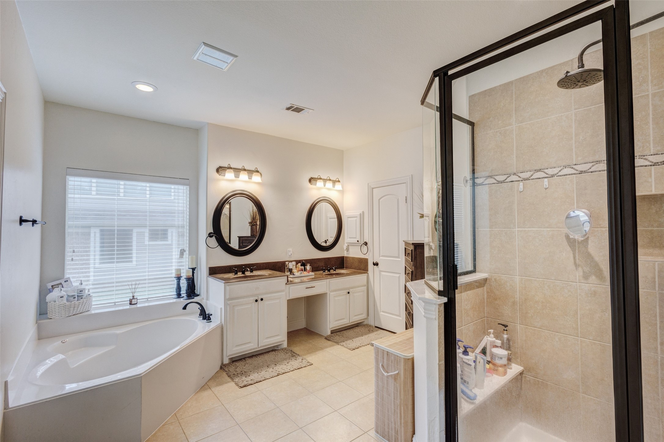 3001 Knightsbridge Lane Garland TX 75043