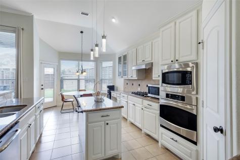 3001 Knightsbridge Lane Garland TX 75043