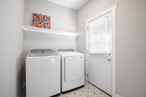 813 Elsbeth Street Dallas TX 75208