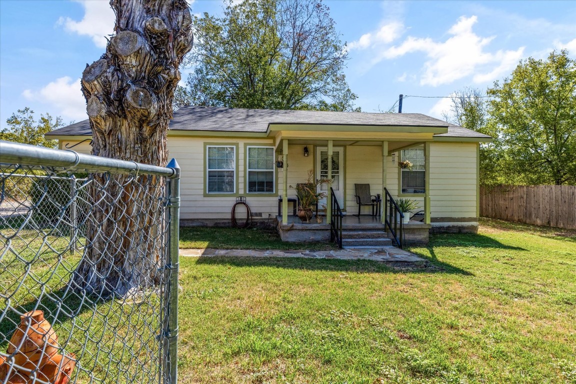 711 W Park Avenue Weatherford TX 76086