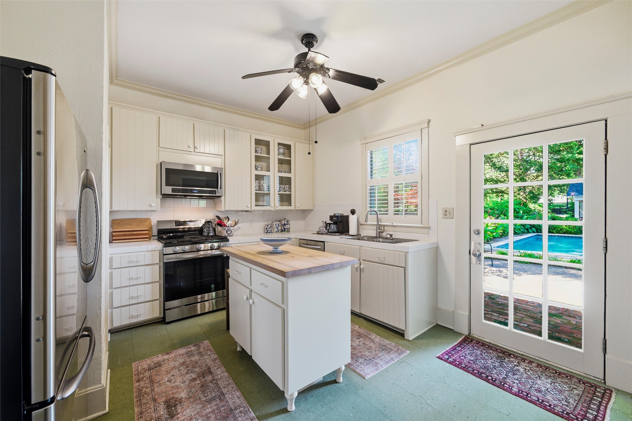 311 E Marvin Avenue Waxahachie TX 75165