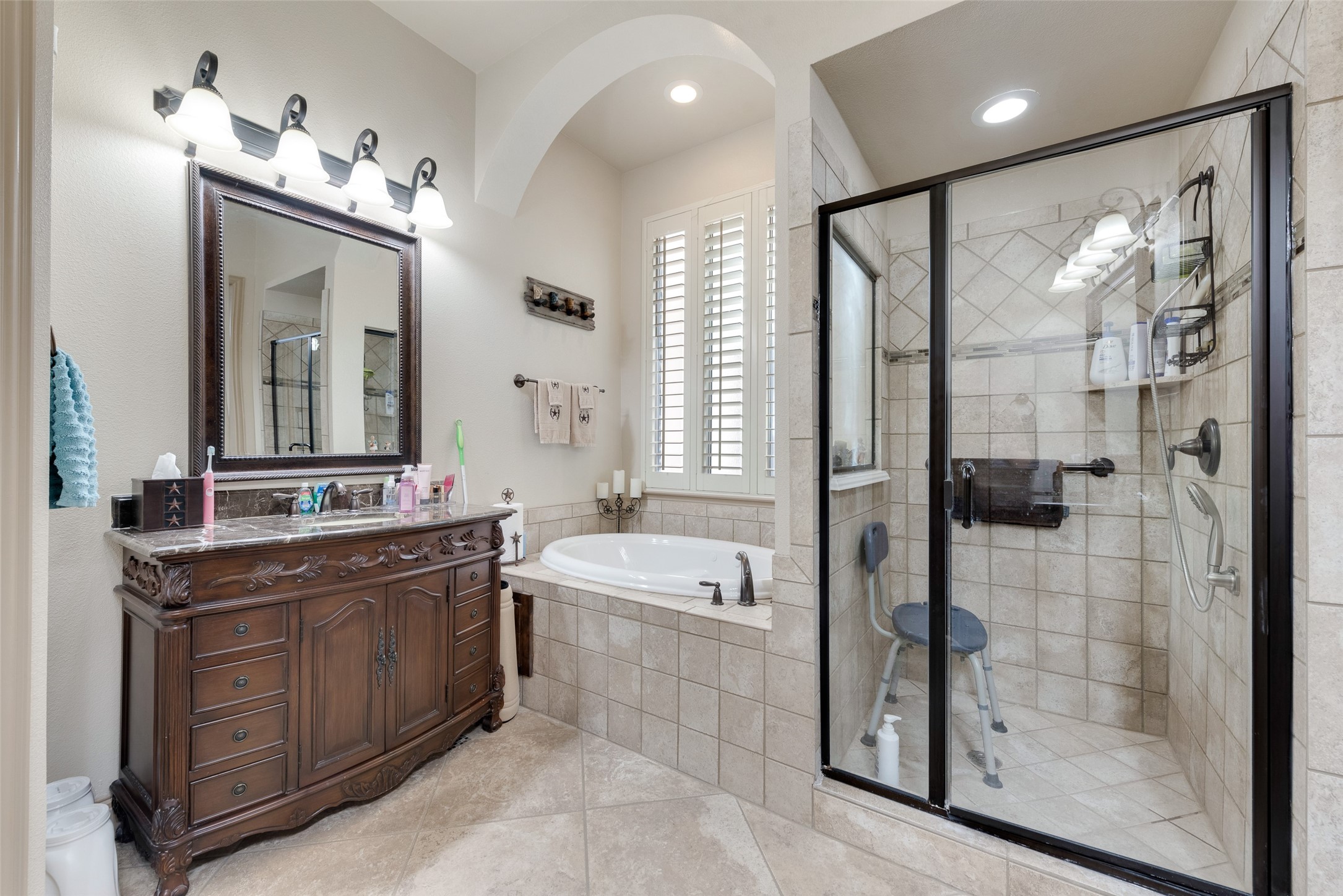 5056 Empire Way Irving TX 75038