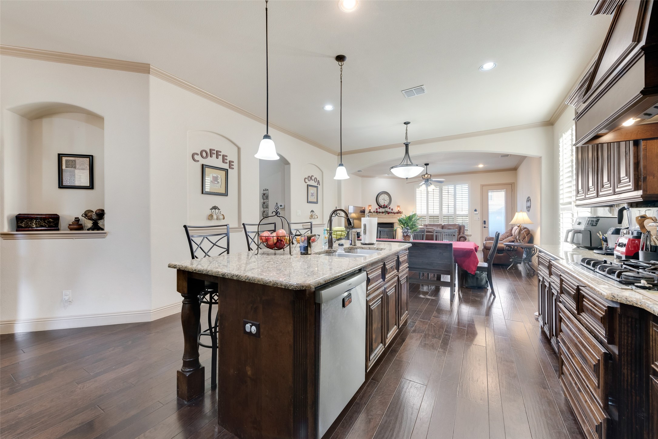 5056 Empire Way Irving TX 75038
