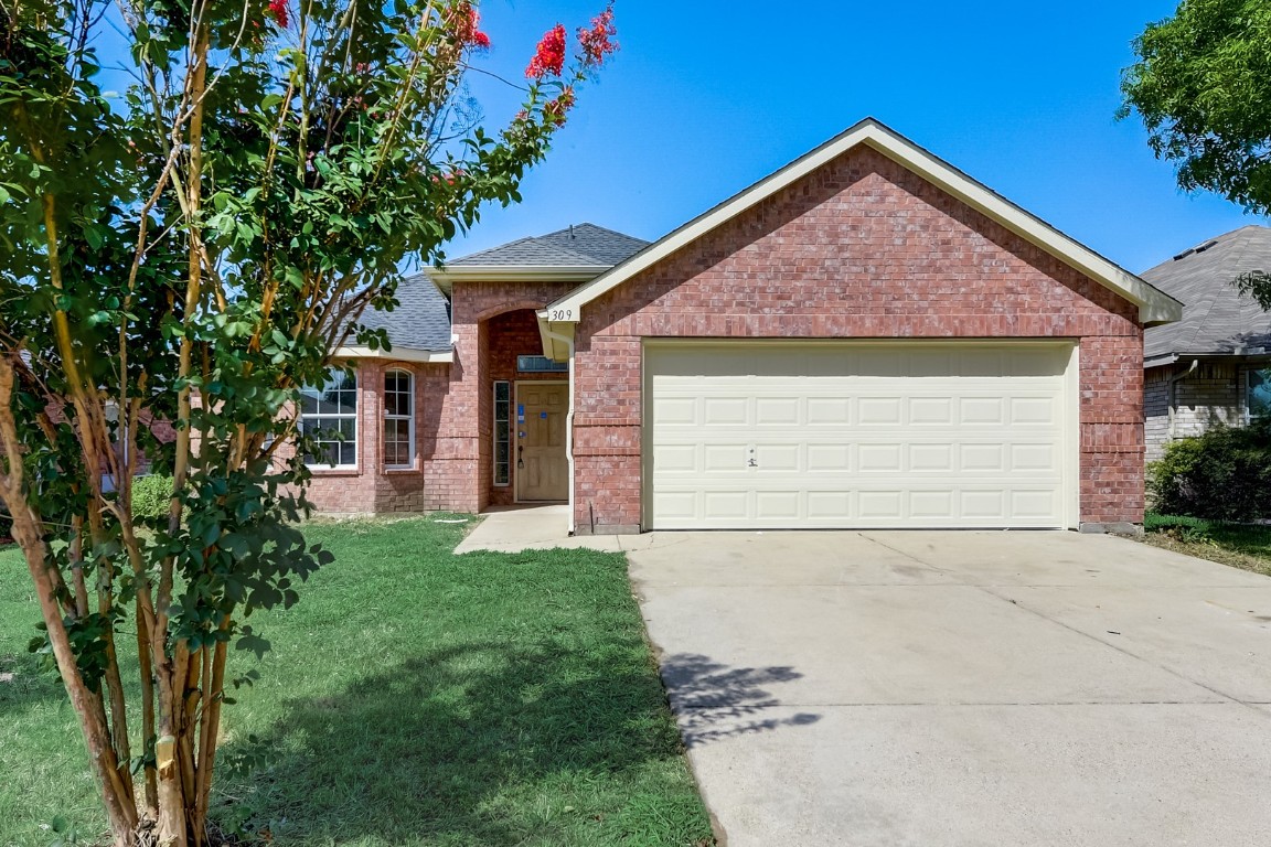 309 Leisure Lane Waxahachie TX 75165