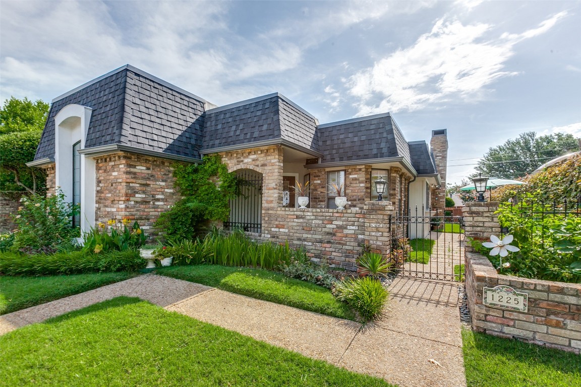 1225 Whispering Oaks Lane Richardson TX 75081