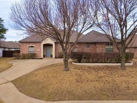 1709 Saint James Place Garland TX 75043