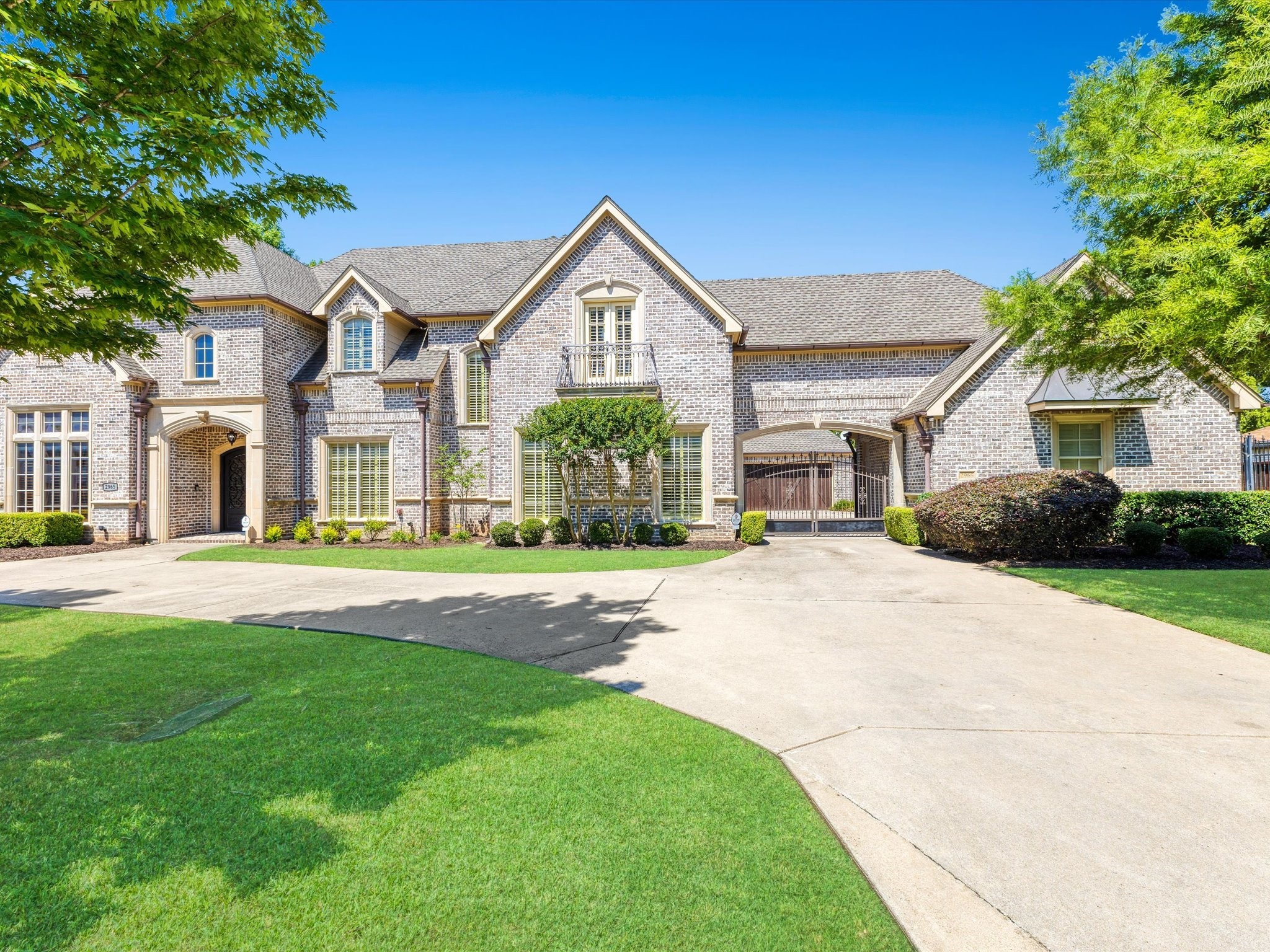 2965 S Sunbeck Circle Farmers Branch TX 75234