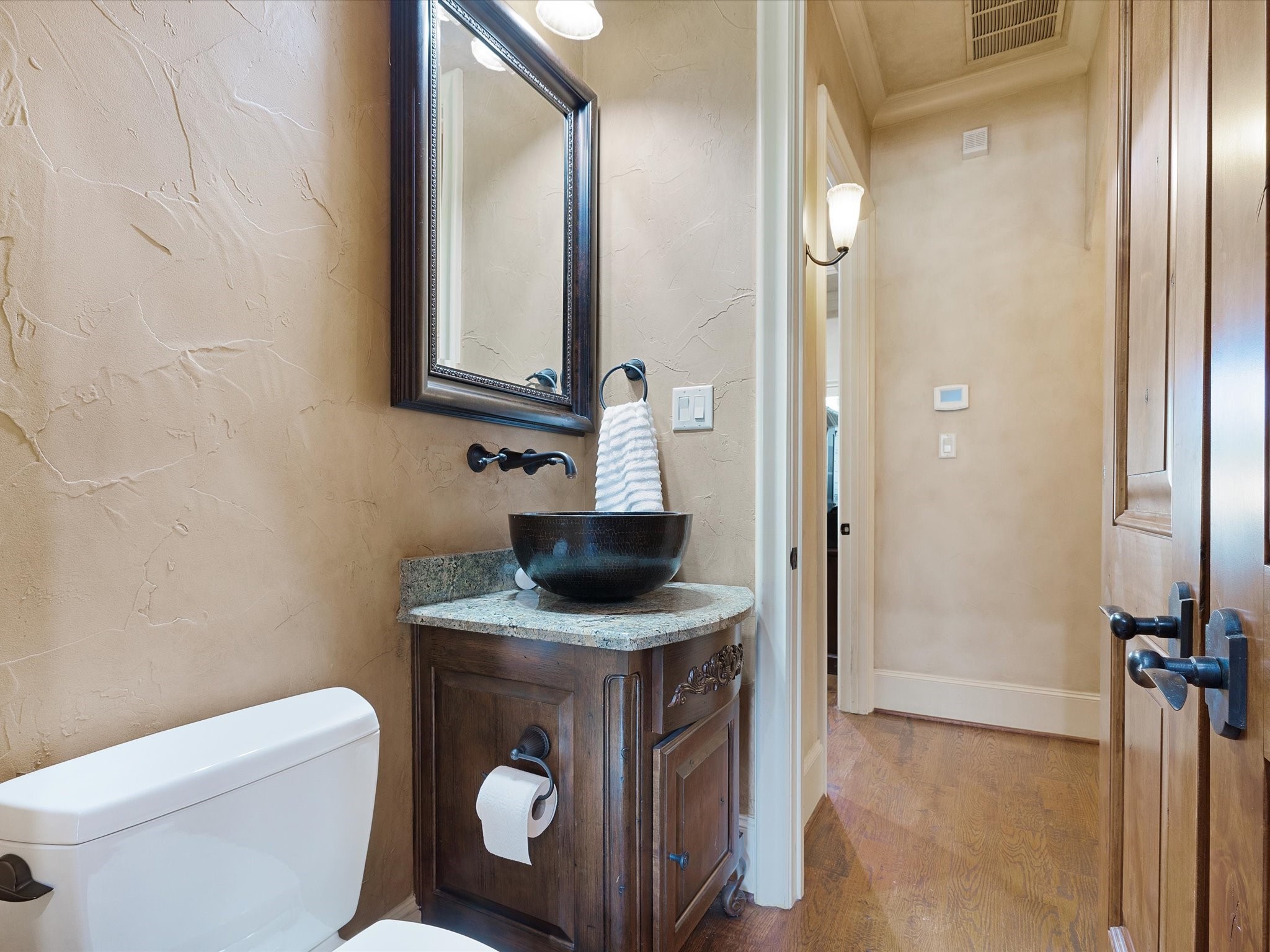 2965 S Sunbeck Circle Farmers Branch TX 75234
