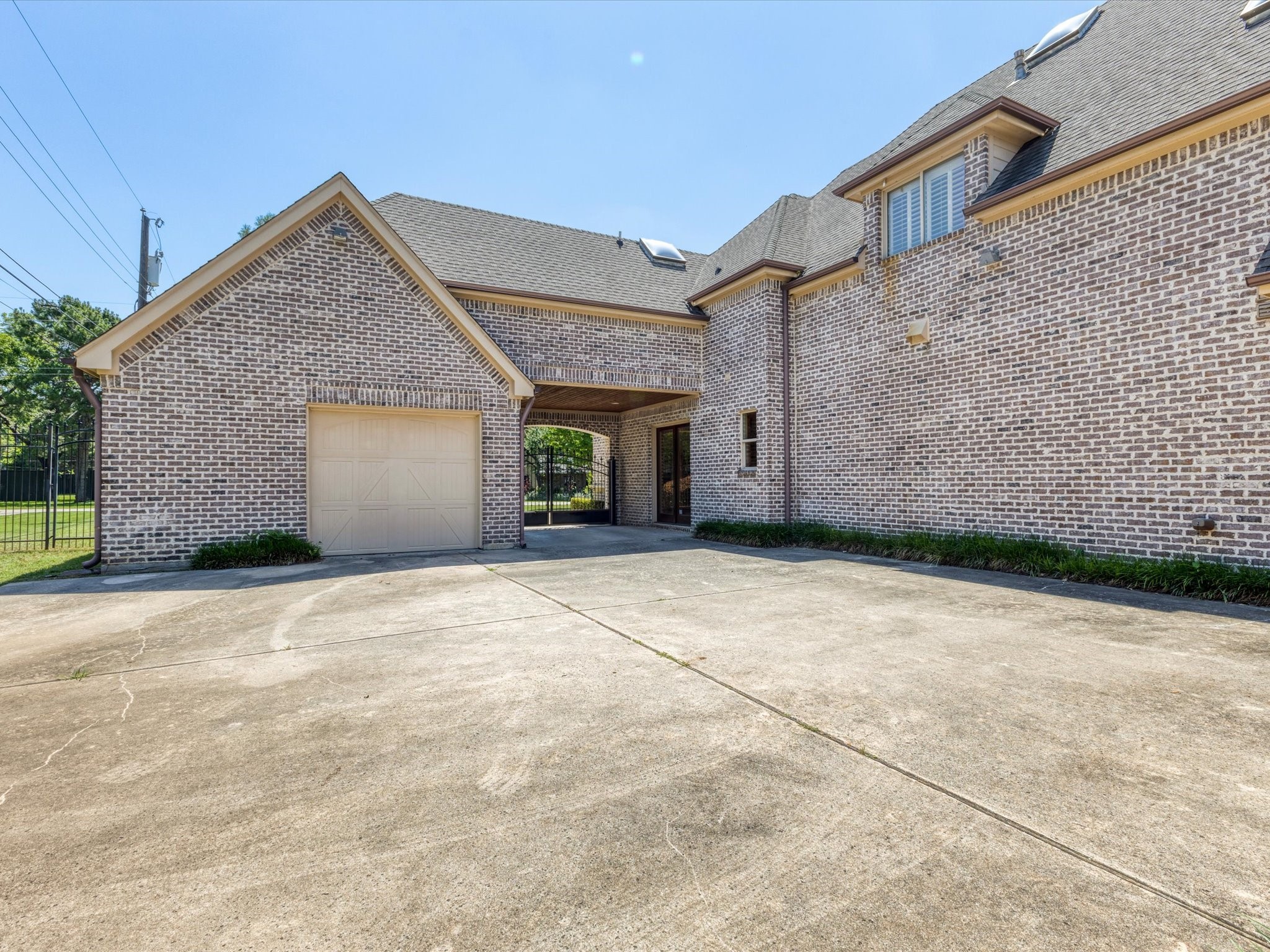 2965 S Sunbeck Circle Farmers Branch TX 75234