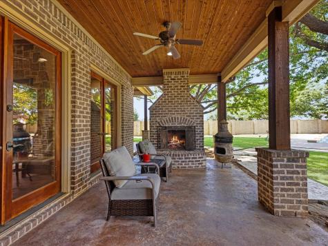 2965 S Sunbeck Circle Farmers Branch TX 75234
