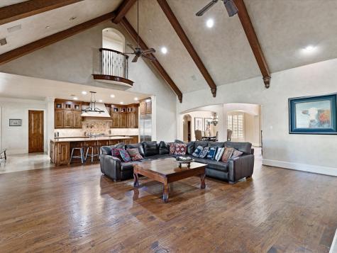 2965 S Sunbeck Circle Farmers Branch TX 75234