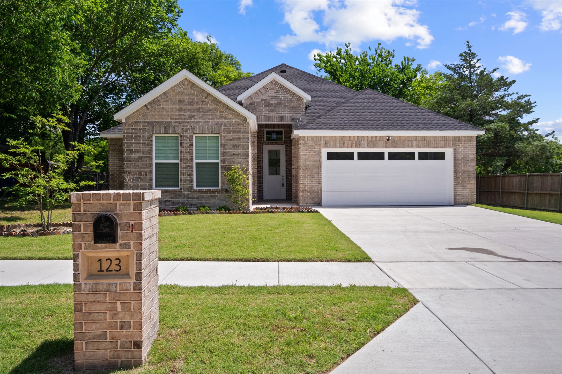 123 Bradshaw Street Waxahachie TX 75165