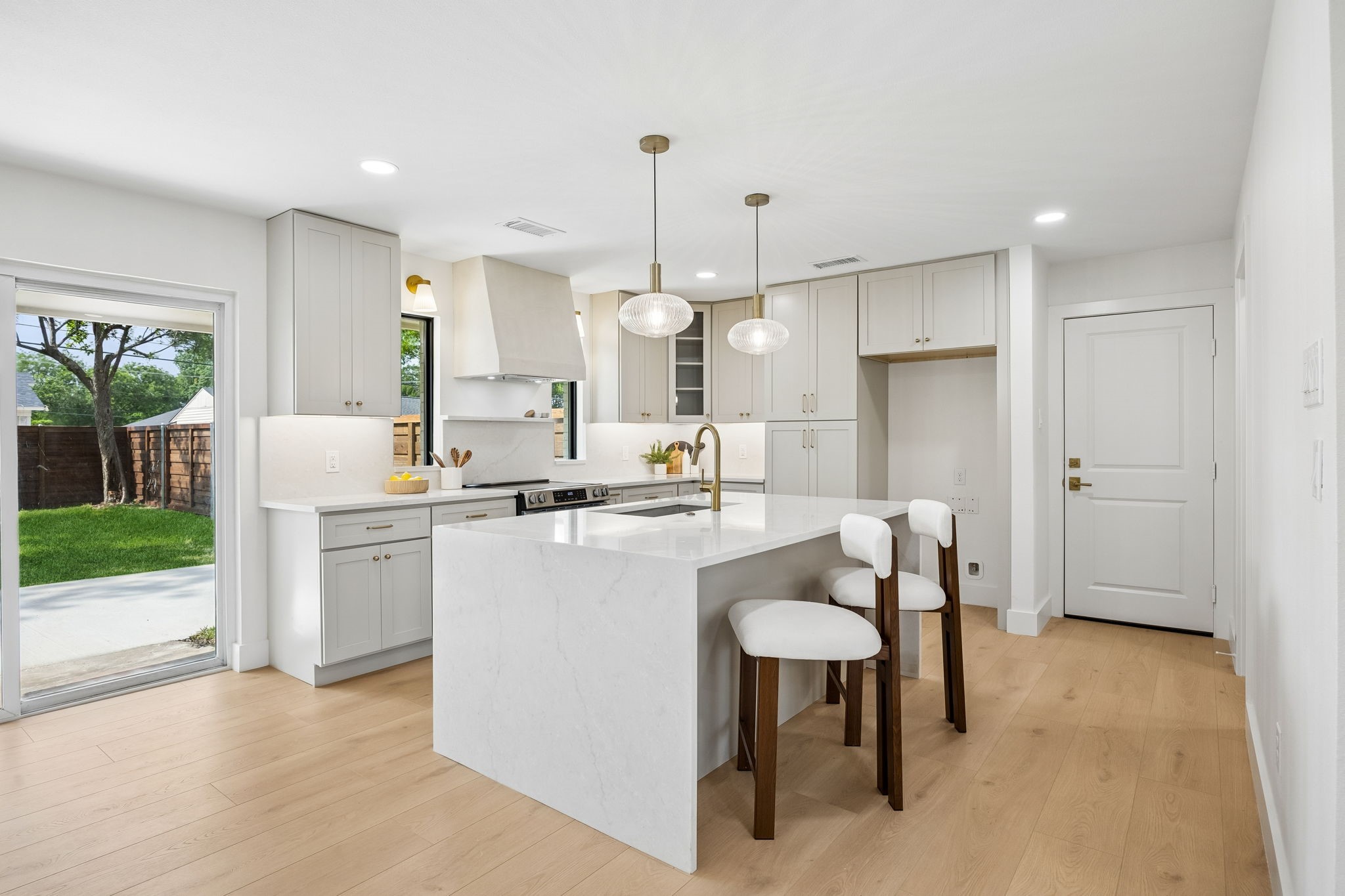 3538 Cloverdale Lane Farmers Branch TX 75234