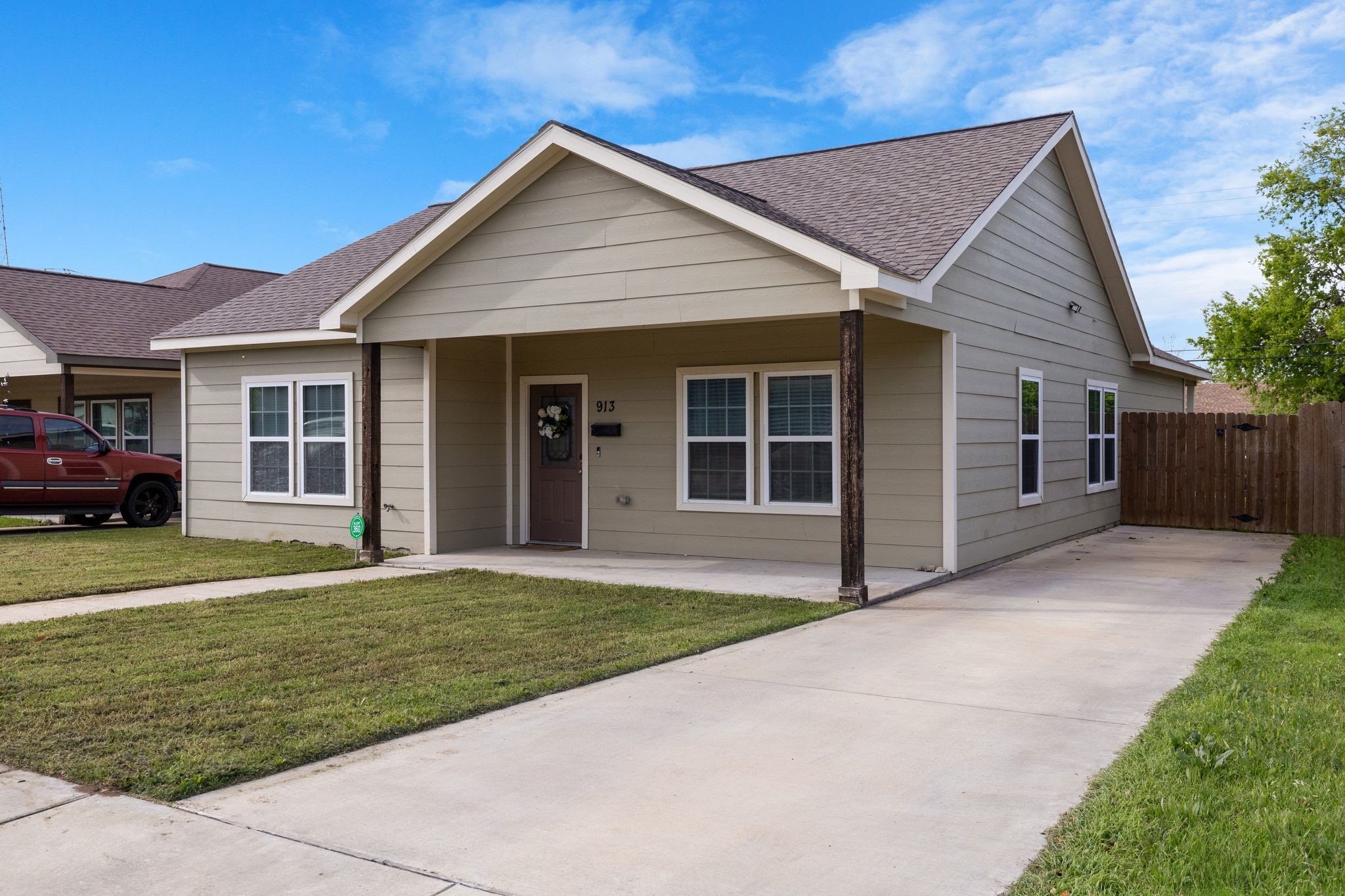 913 Glen Garden Drive Fort Worth TX 76104