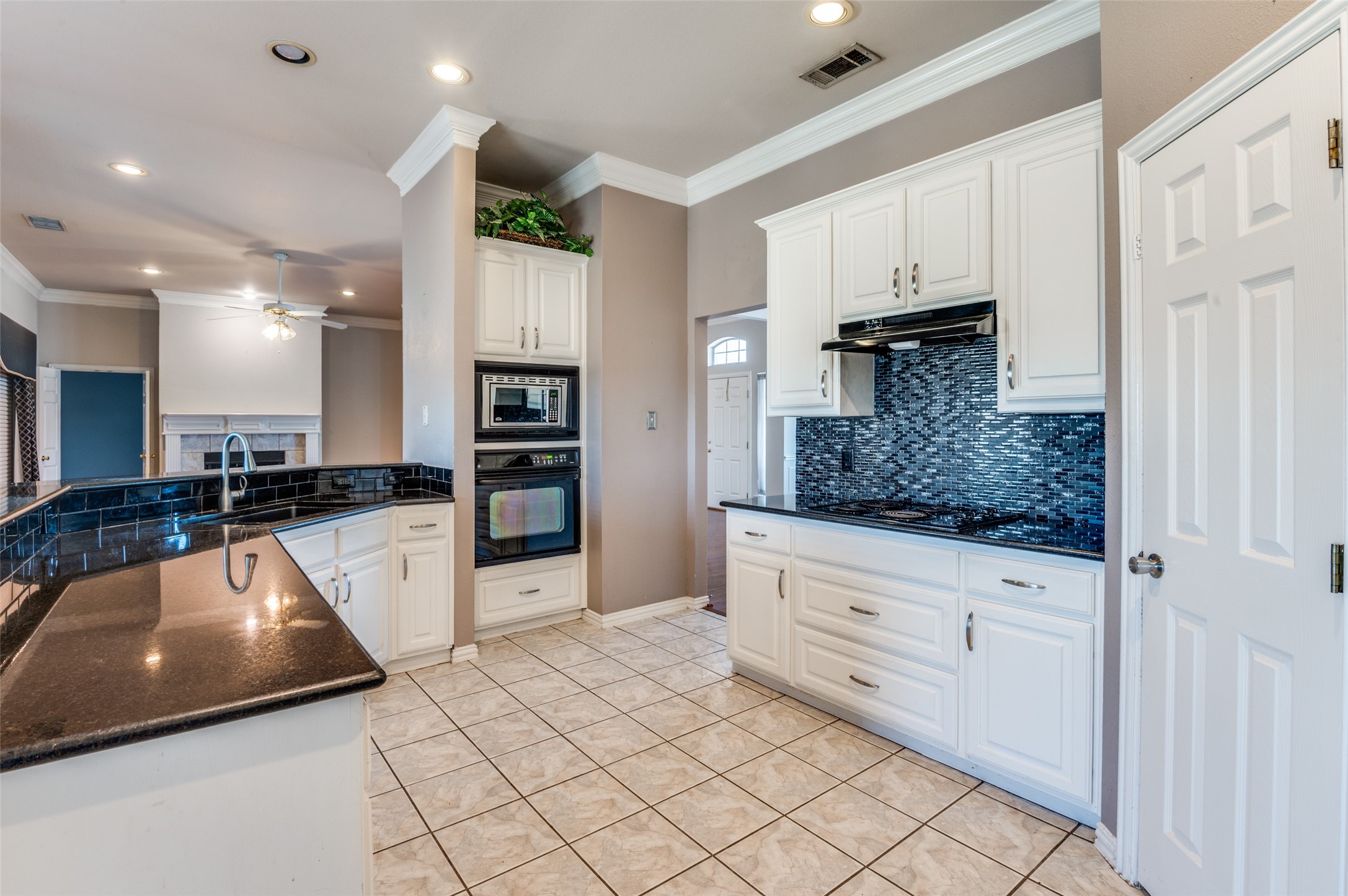 8934 Colonial Drive Crandall TX 75114