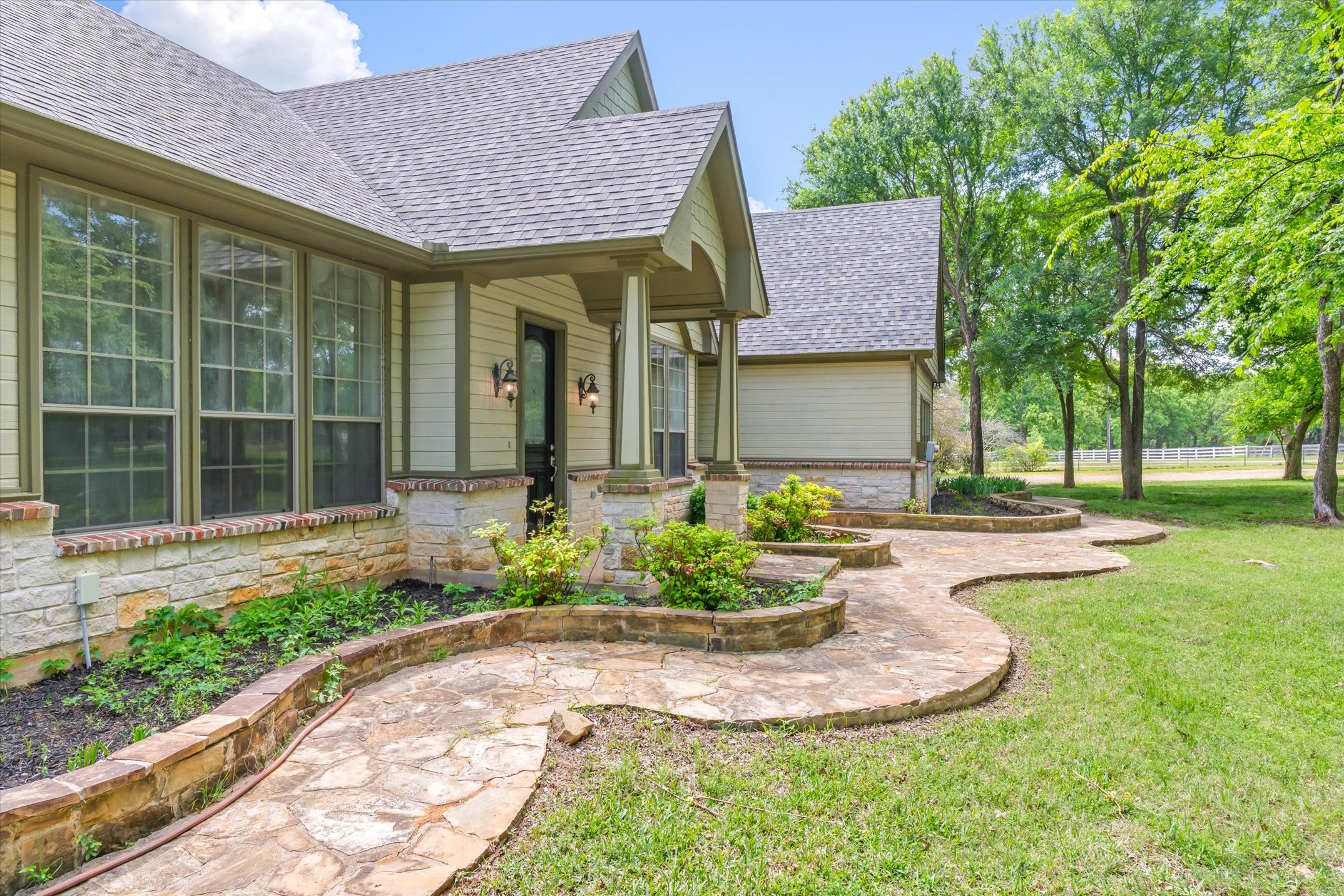 2151 Meadow Way Terrell TX 75160