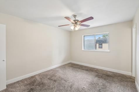 402 W Springdale Lane Grand Prairie TX 75052