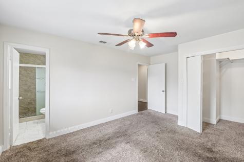 402 W Springdale Lane Grand Prairie TX 75052