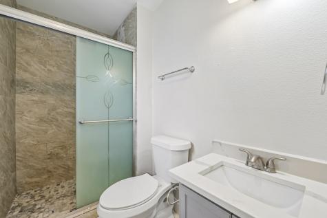 402 W Springdale Lane Grand Prairie TX 75052