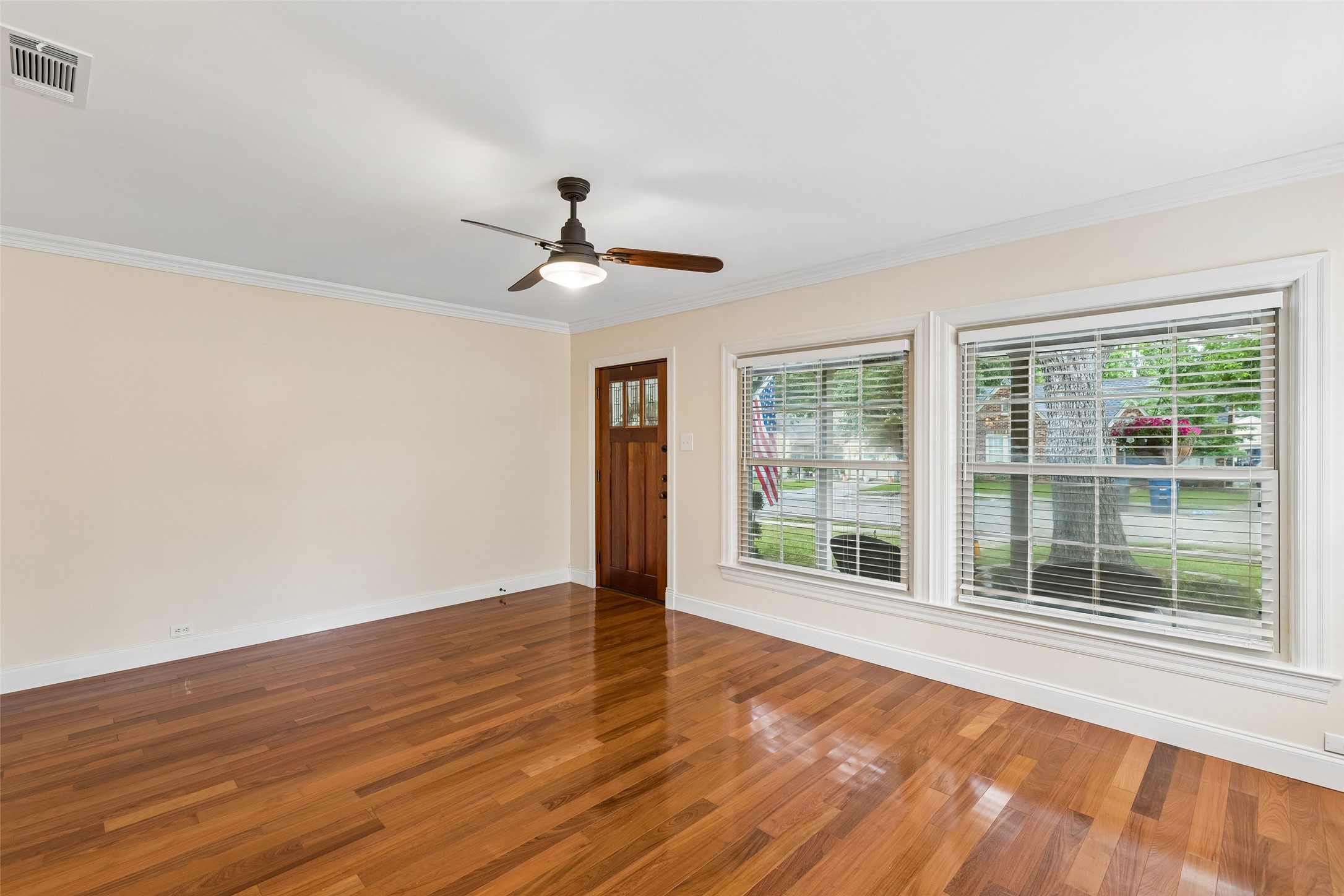 2427 Alco Avenue Dallas TX 75211