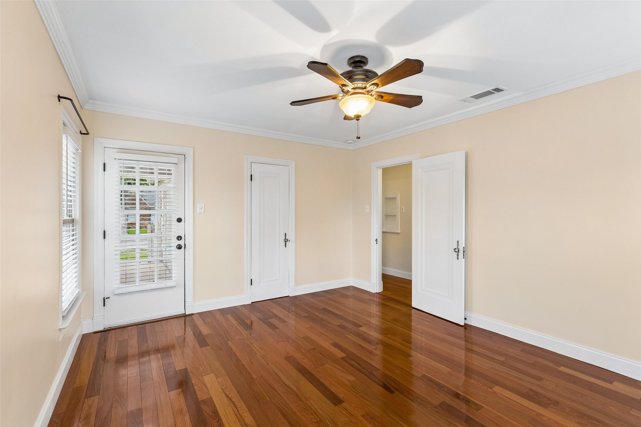 2427 Alco Avenue Dallas TX 75211