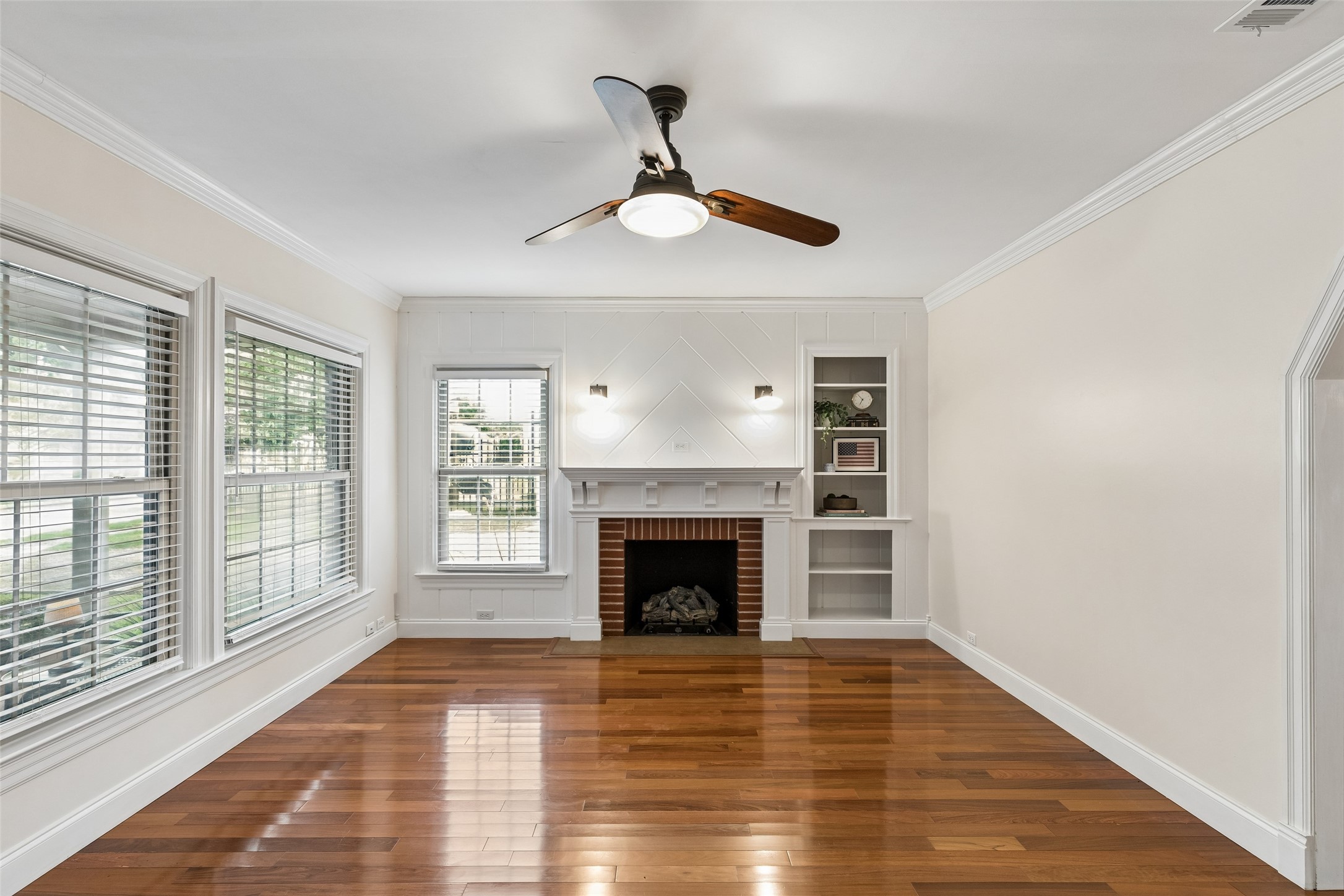 2427 Alco Avenue Dallas TX 75211