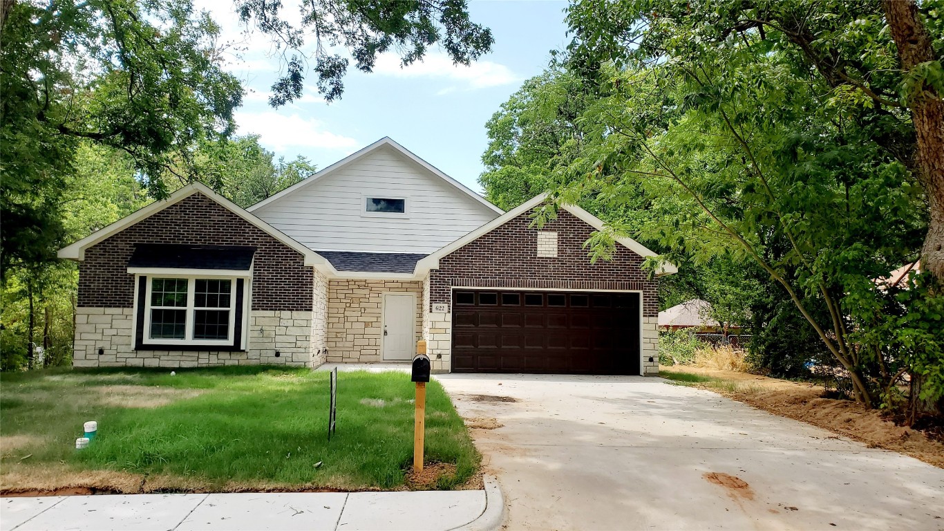 622 E 8th Street Bonham TX 75418