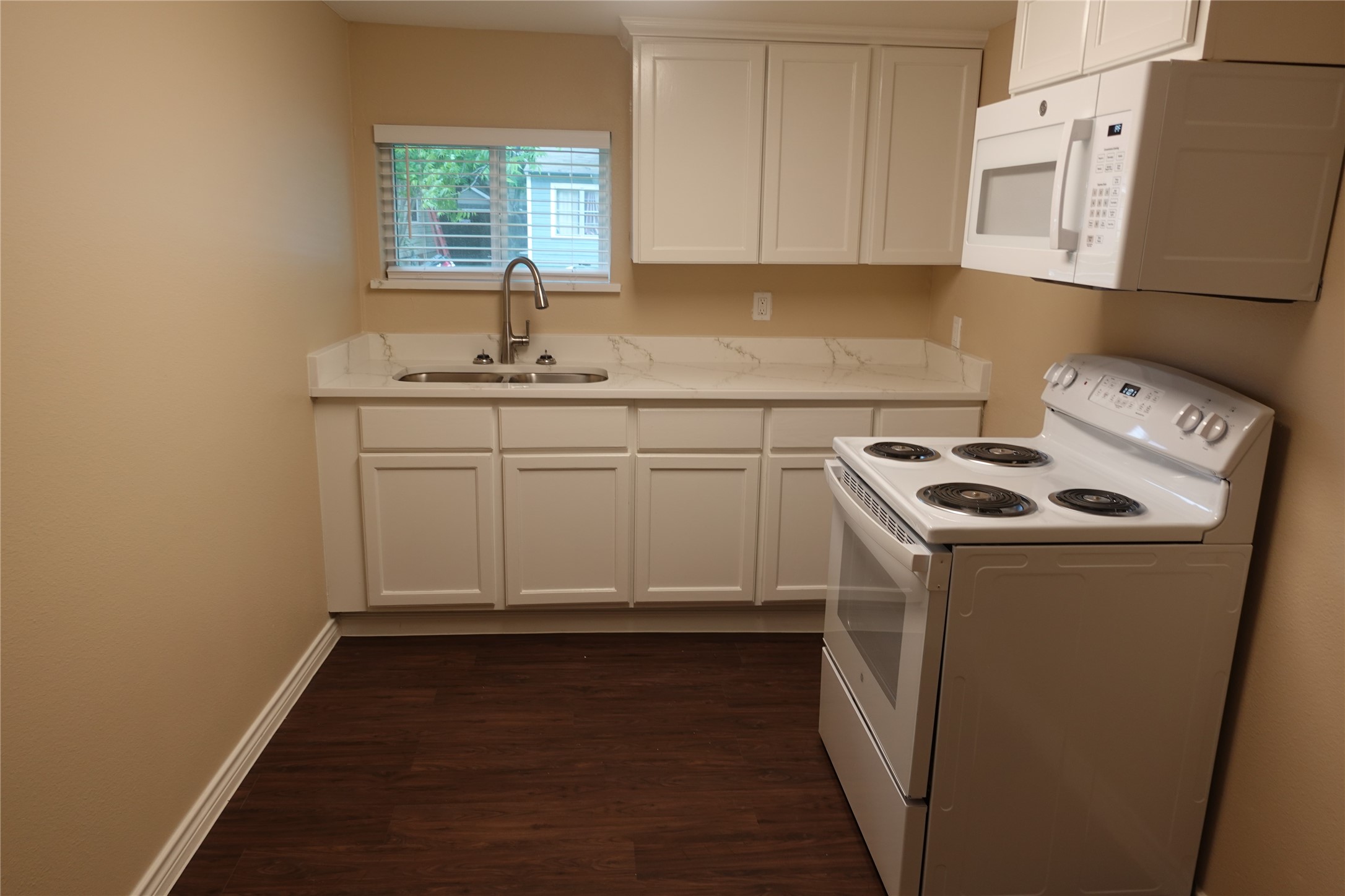 907 Hall Street Mckinney TX 75069