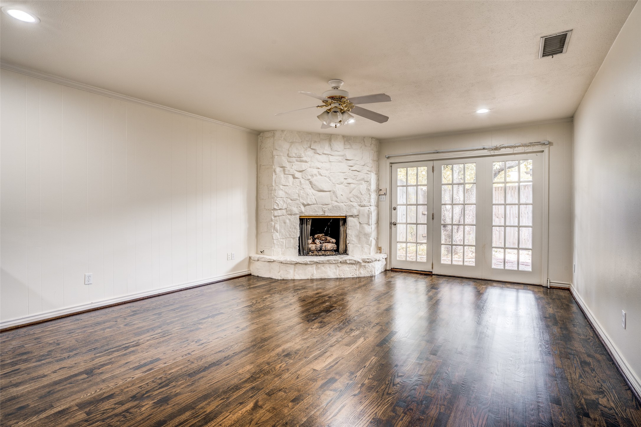 7507 Meadow Oaks Drive Dallas TX 75230
