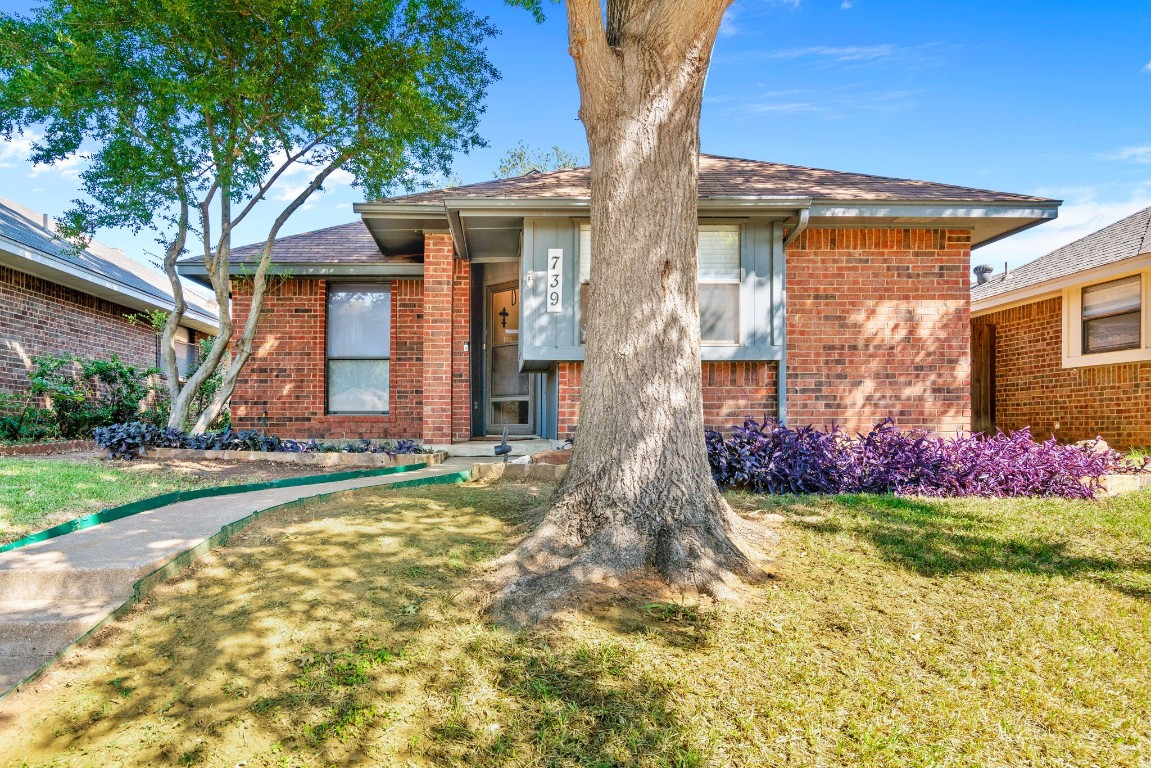 739 Red Oak Drive Lewisville TX 75067