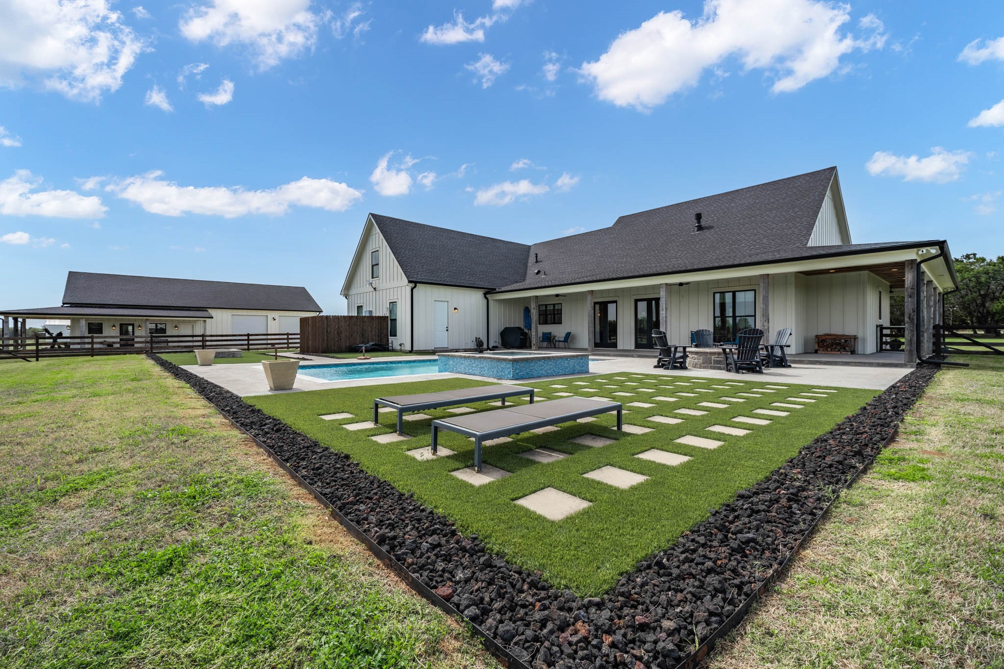 2050 W Elm Mott Drive Waco TX 76705