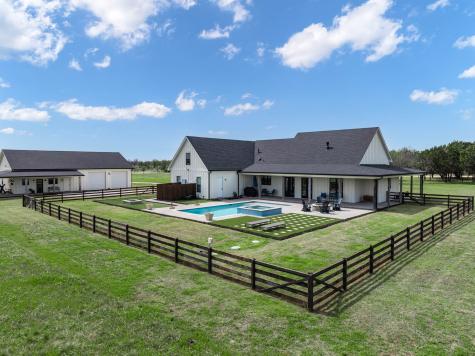 2050 W Elm Mott Drive Waco TX 76705