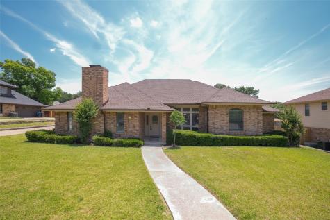 1717 Deauville Court Fort Worth TX 76112