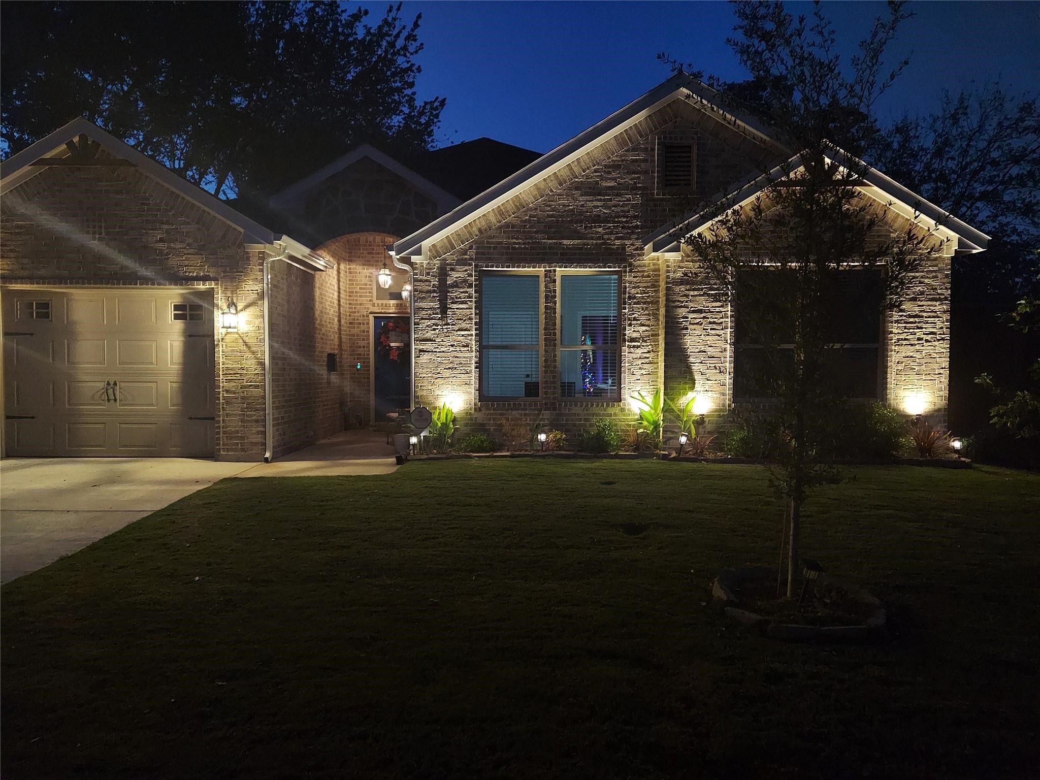 2655 Kathleen Avenue Dallas TX 75216