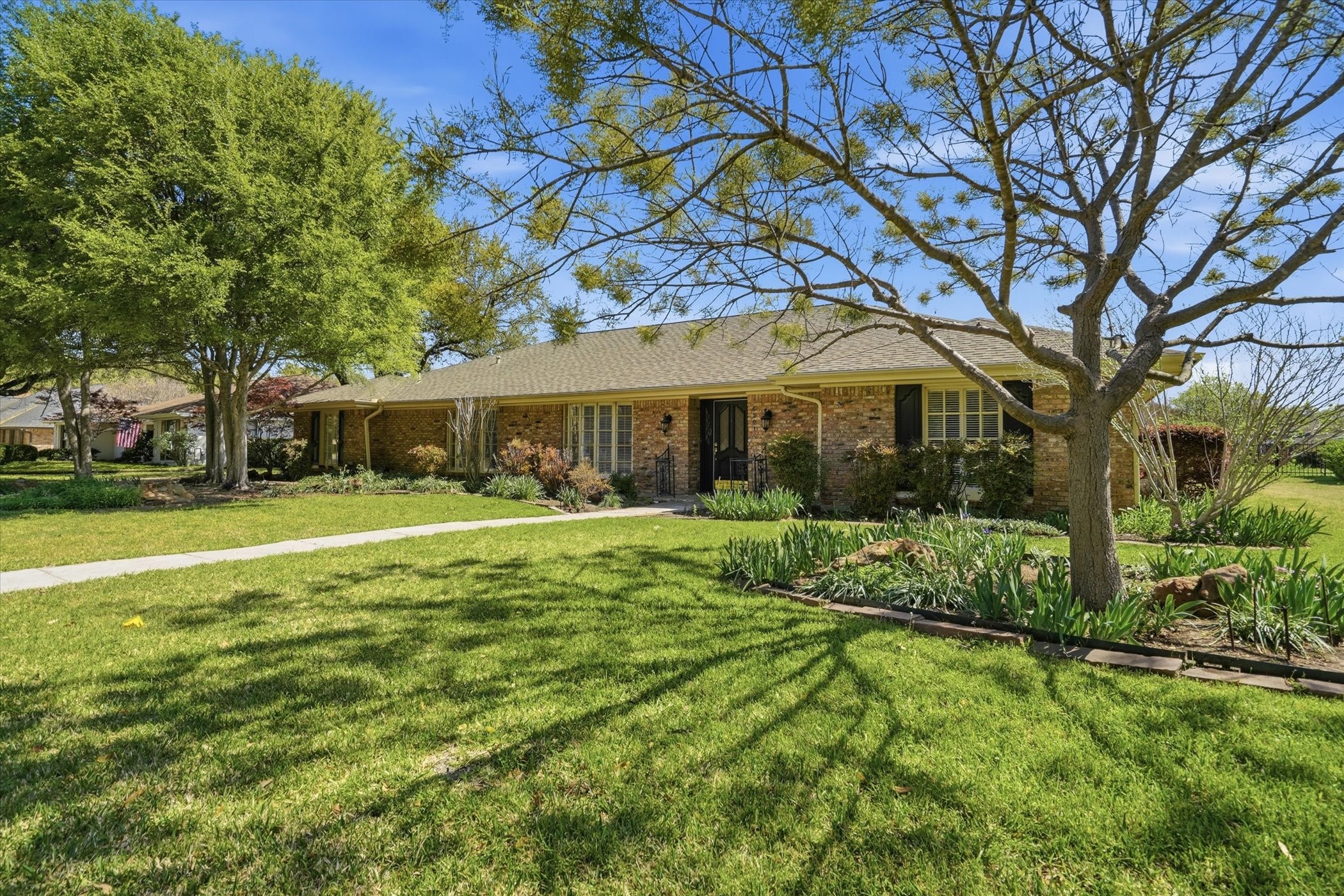 4201 Winding Way Benbrook TX 76126