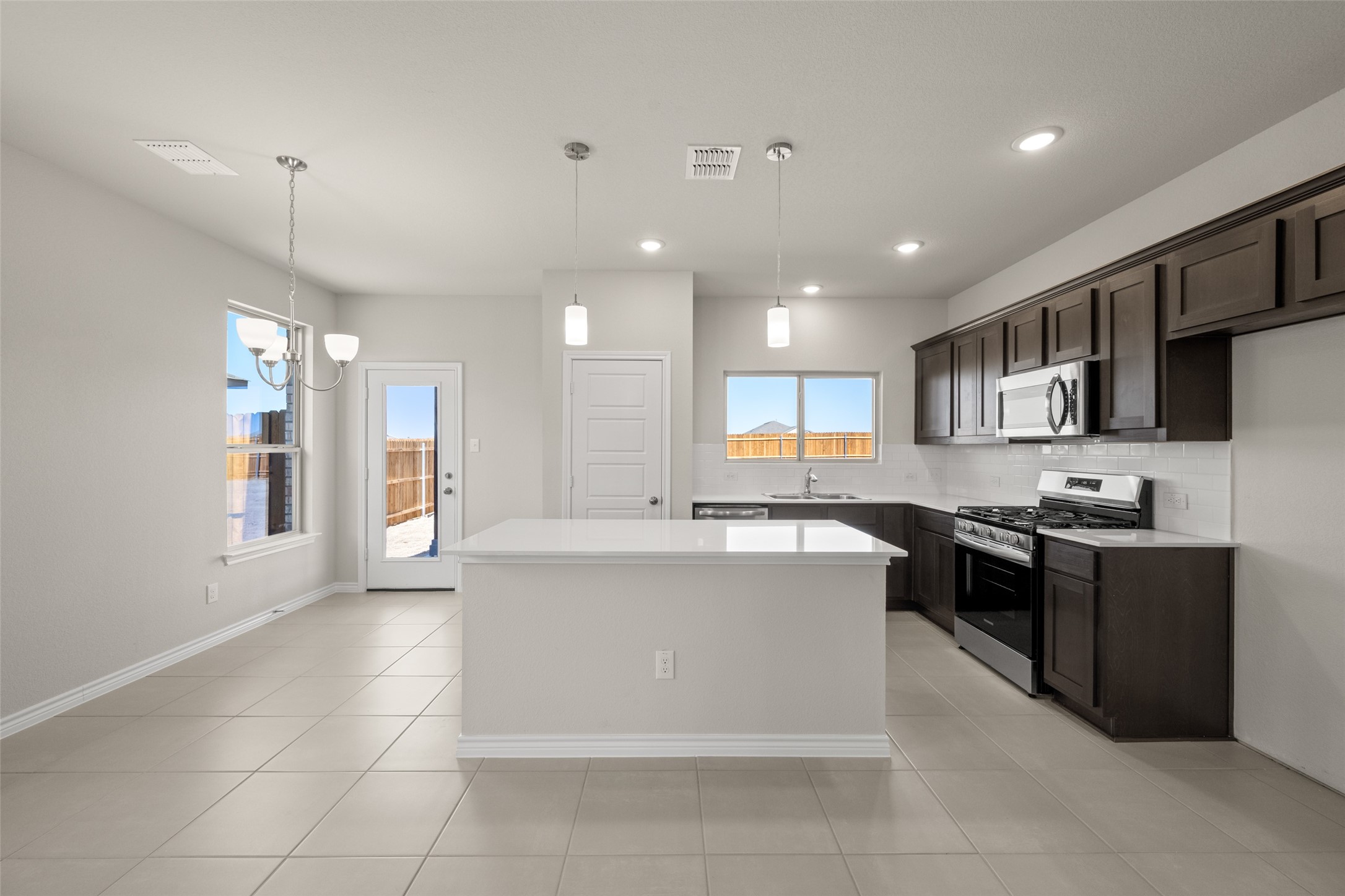 1902 Cheyenne Drive Cleburne TX 76033