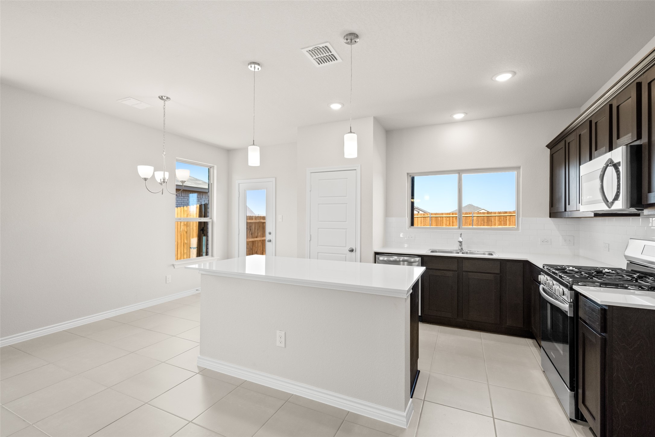 1902 Cheyenne Drive Cleburne TX 76033