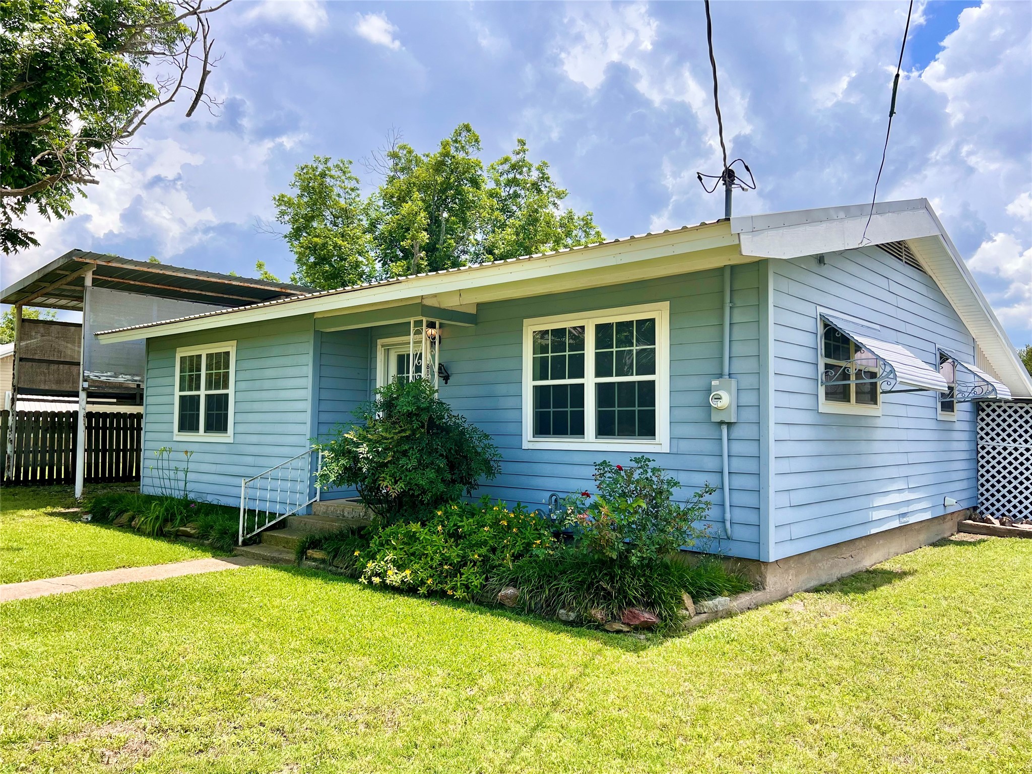 802 E White Street Hamilton TX 76531