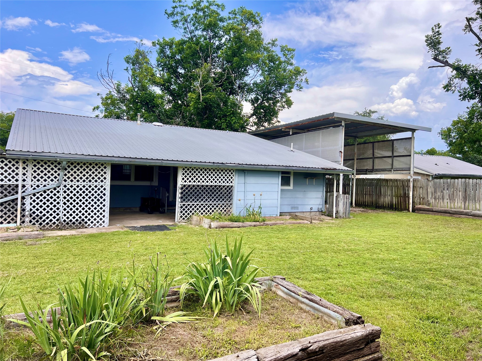 802 E White Street Hamilton TX 76531