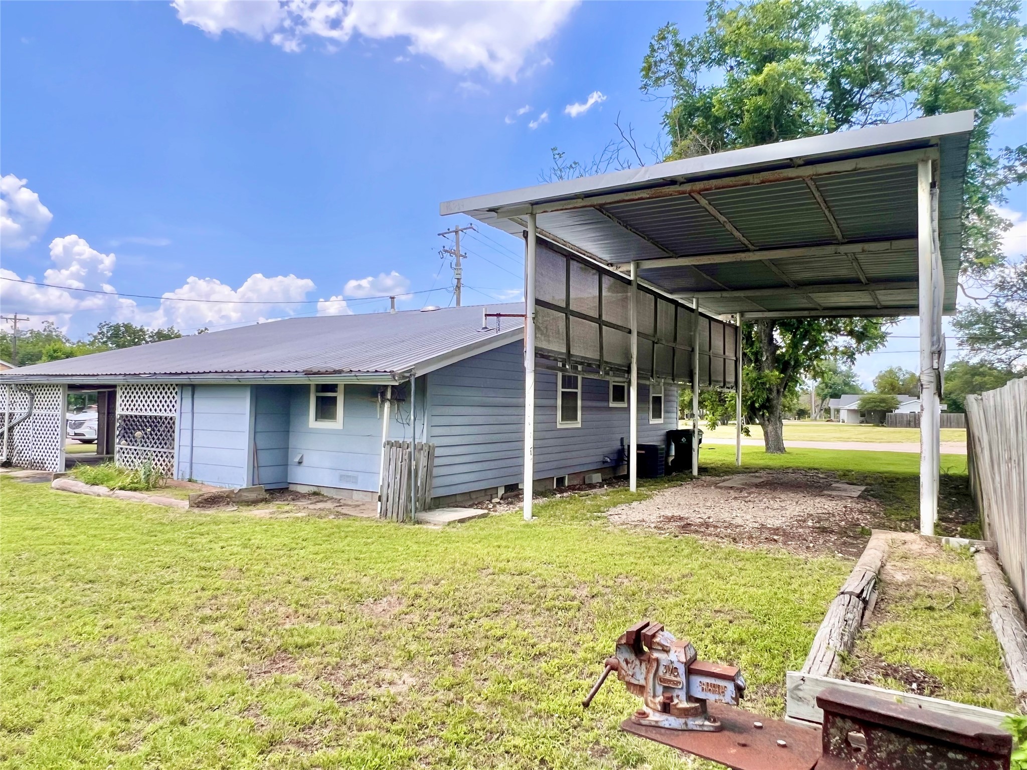 802 E White Street Hamilton TX 76531